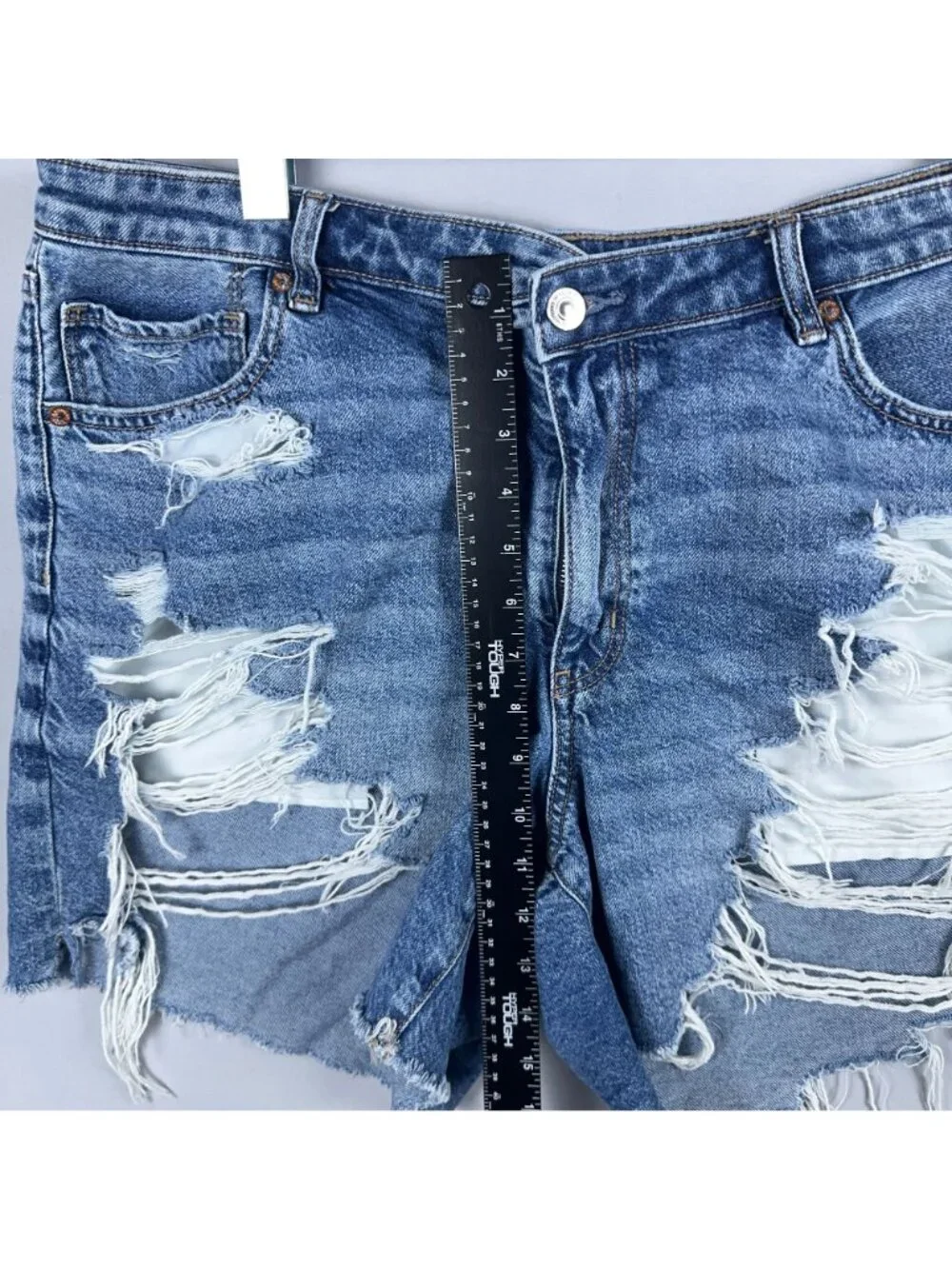 American Eagle Shorts Size 18 Baggy Blue Medium Wash Distressed High Rise Raw He